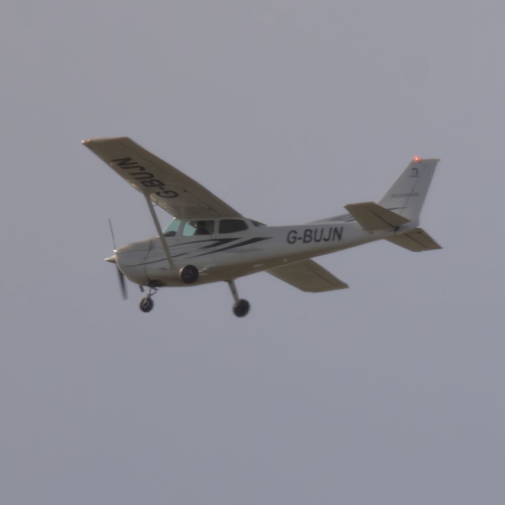 G-BUJN: Warwickshire Aviation  Cessna 172N Skyhawk