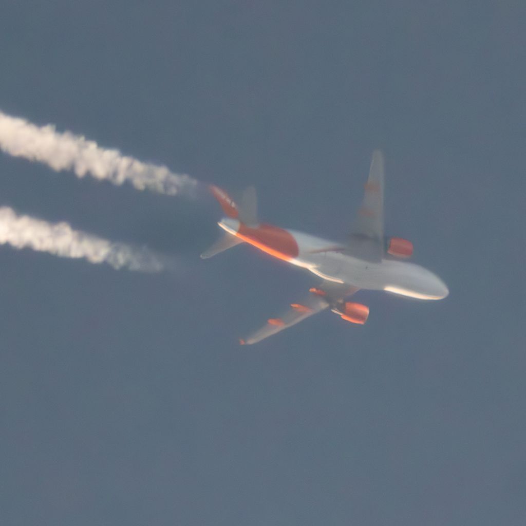 G-EZBT: easyJet  Airbus A319-111