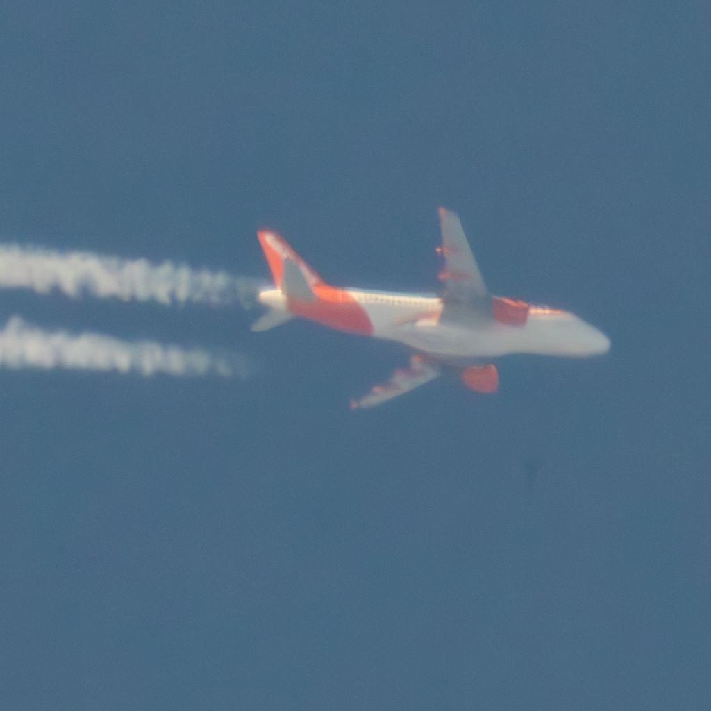 G-EZBU: easyJet  Airbus A319-111