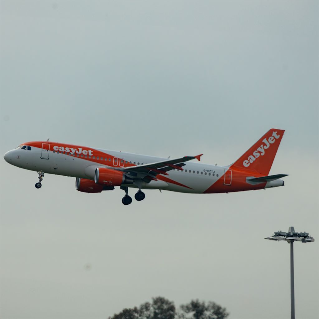 G-EZTJ: easyJet  Airbus A320-214