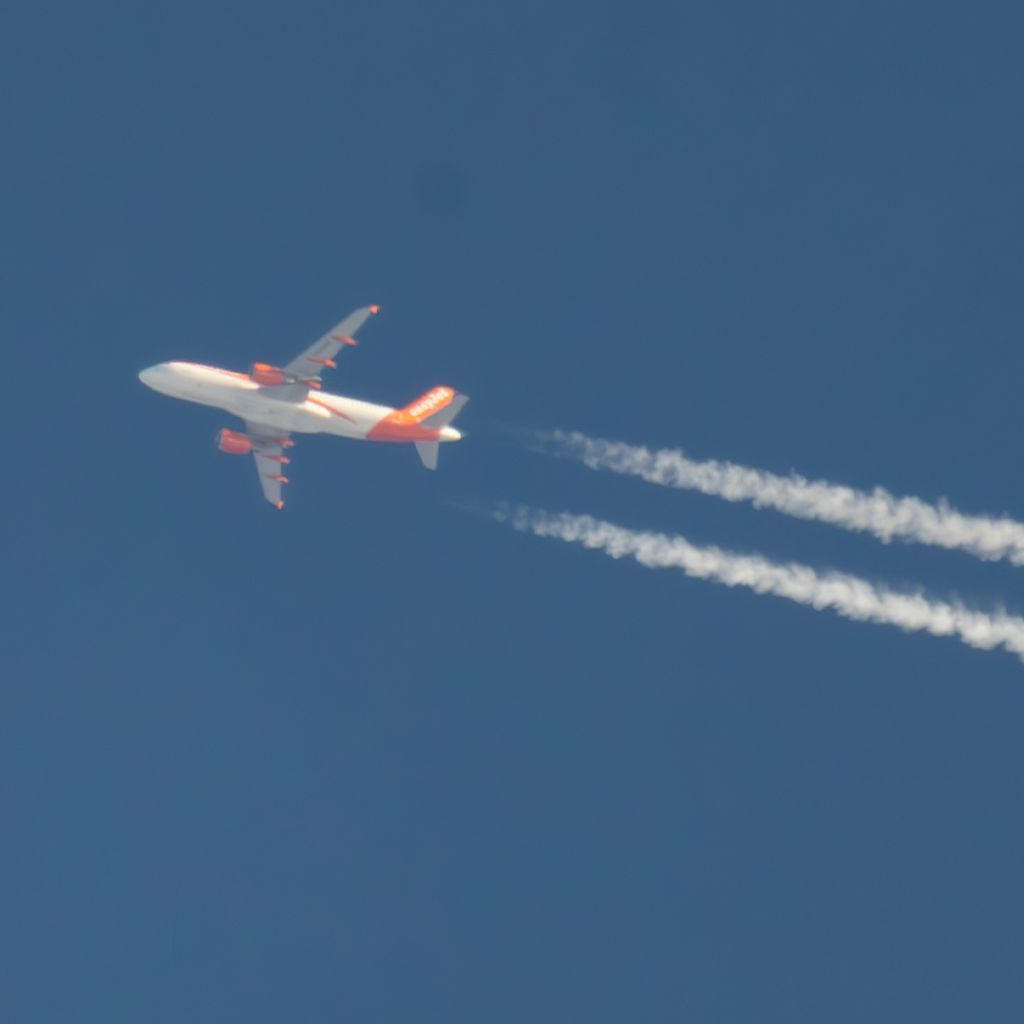 G-EZWC: easyJet  Airbus A320-214