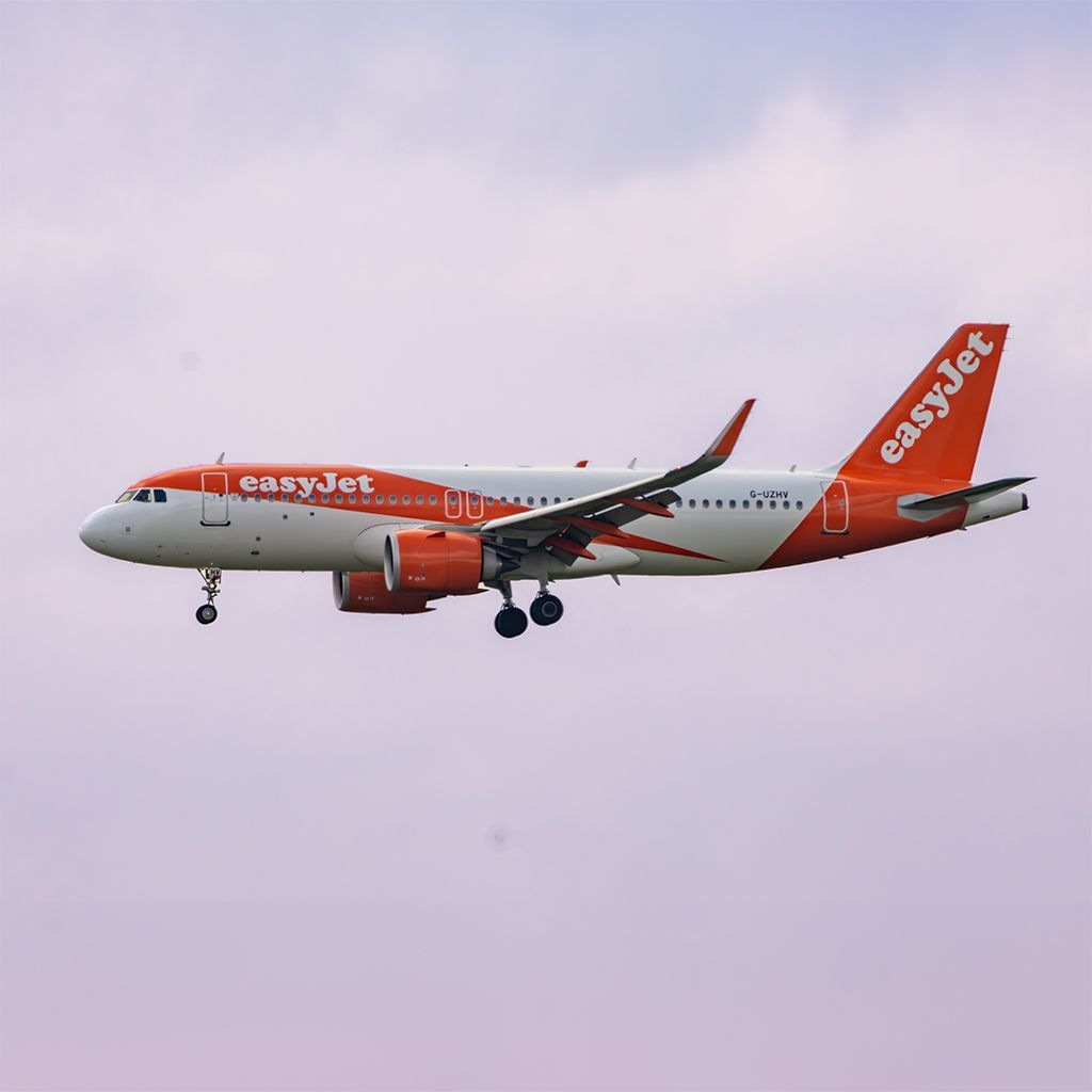 G-UZHV: easyJet  Airbus A320-251N