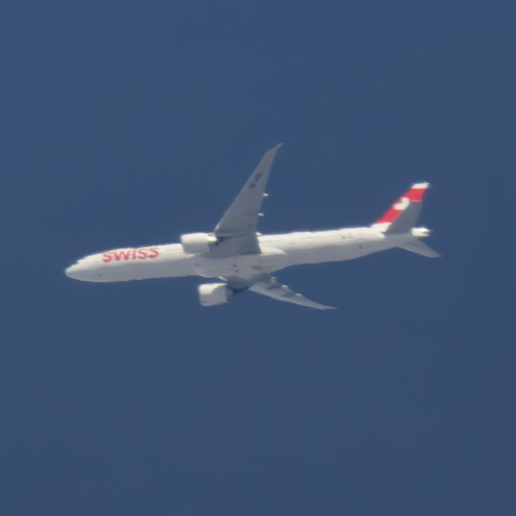 HB-JNK: Swiss  Boeing 777-300(ER)